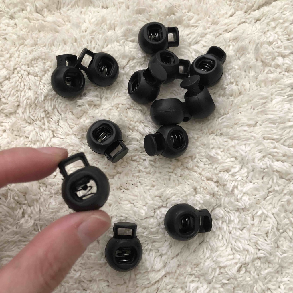 Stopper Hitam Adjustable Pengatur Tali Serut-1pcs
