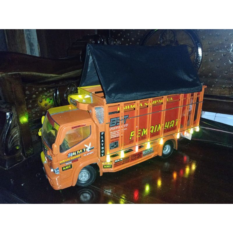 Miniatur Truk Oleng Full Variasi Bahan PVC