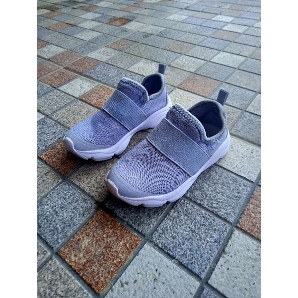 Sepatu Anak Champion size 25