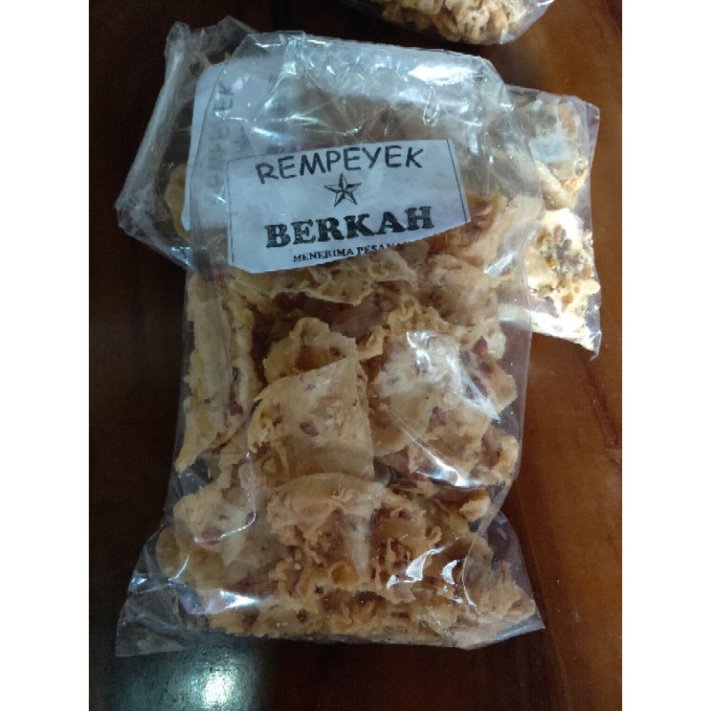 

Rempeyek / Peyek Kacang Tanah Cirebon