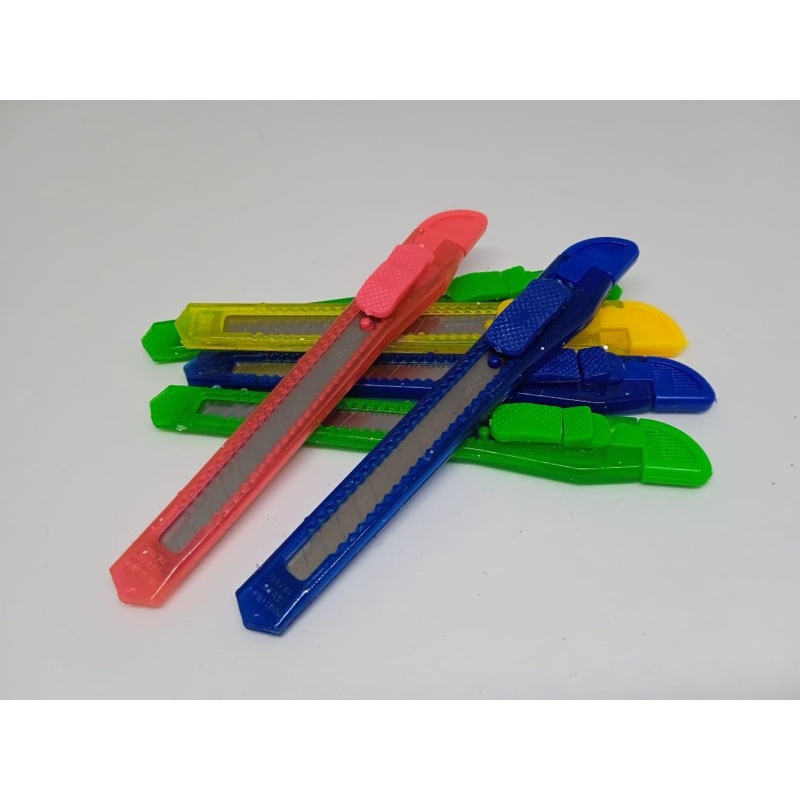 

Cutter kecil transparant