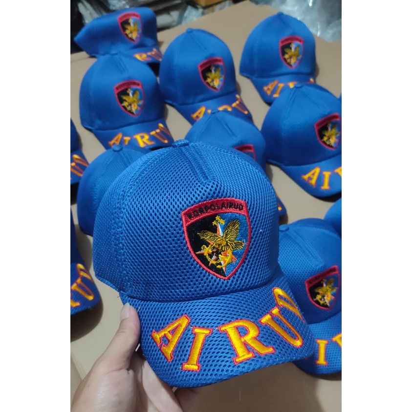 Topi biru airud