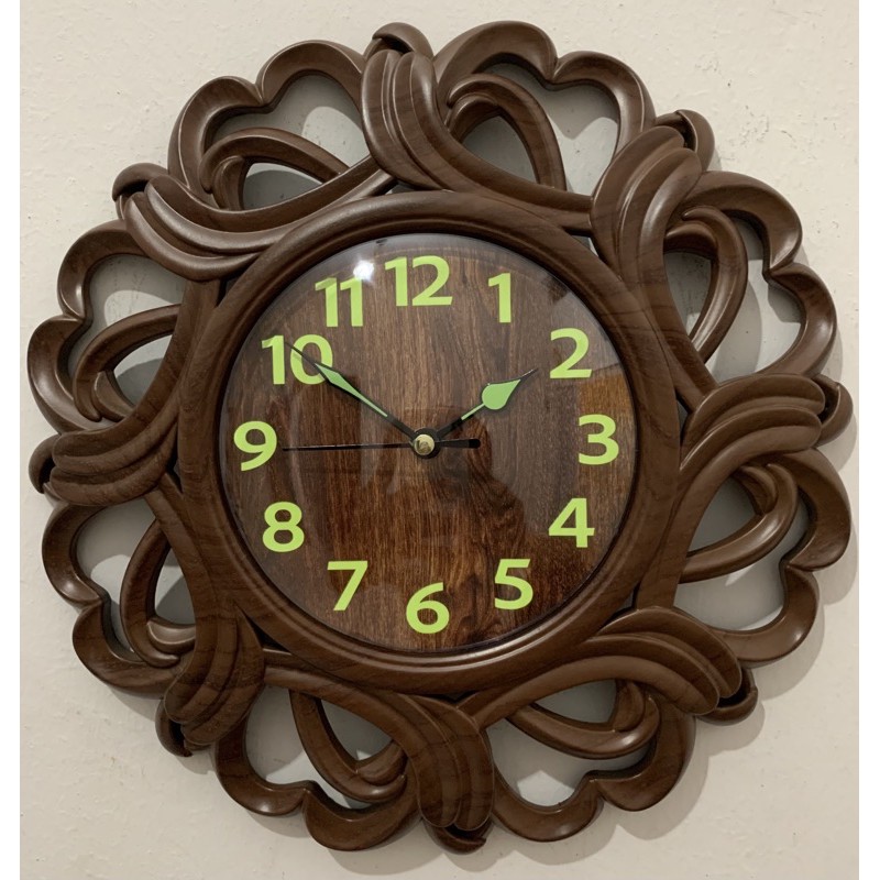 jam dinding unik bermotif kayu-42 Glown in the Dark