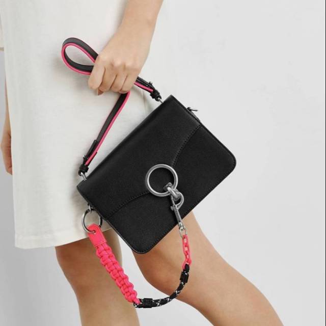 chain link shoulder bag