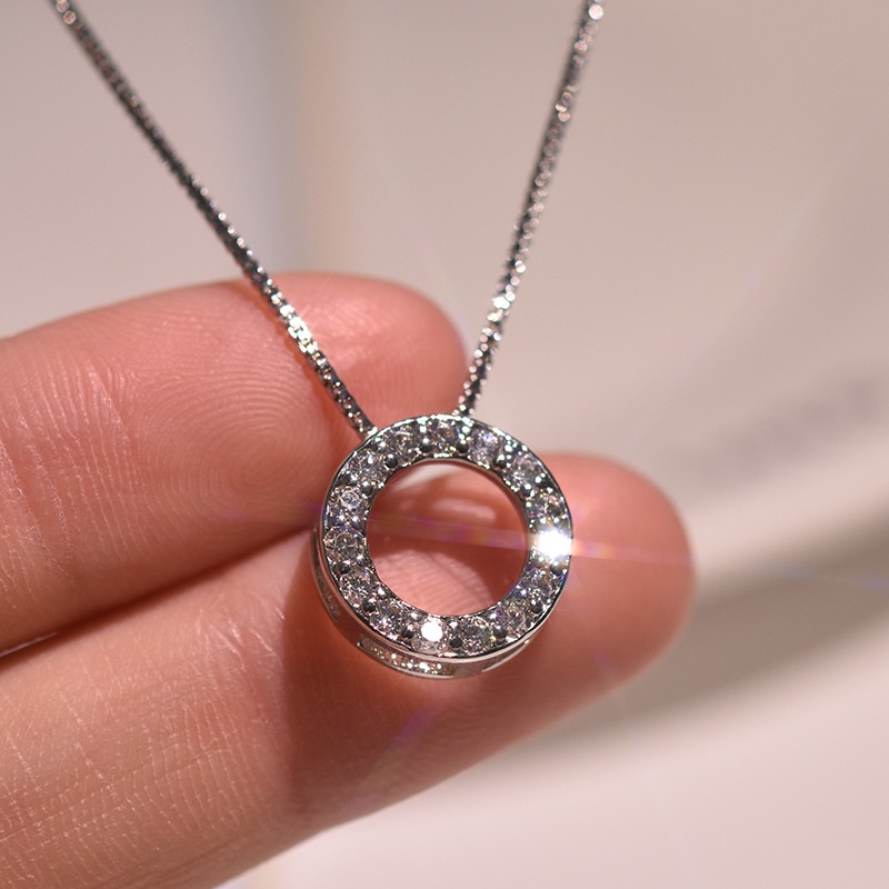 [Ready Stock]Fashion Silver Plated Necklace Simple Temperament and Fully-Jewelled Circle Pendant