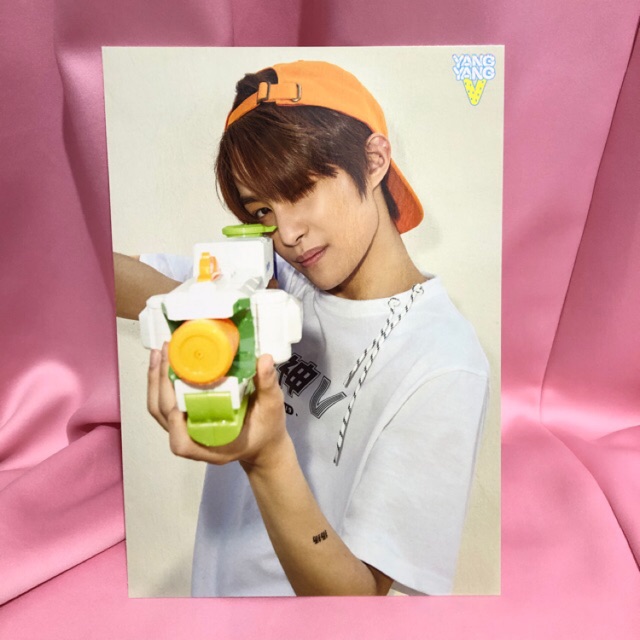 [Yangyang Ver. ] WayV Summer Vacation Kit 2019