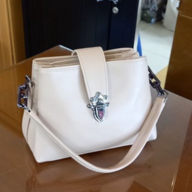 TAS WANITA SELIN BAG 3 RUANG KUNCI  SODOK SIZE 25X19cm