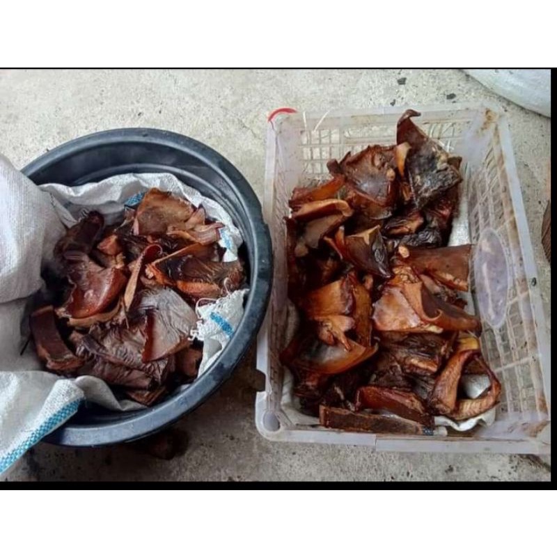 

IKAN ASAP KHAS MADURA ISI 1/2 Kg terdiri dari ikan (kembung, tongkol,Salem, dan pari)