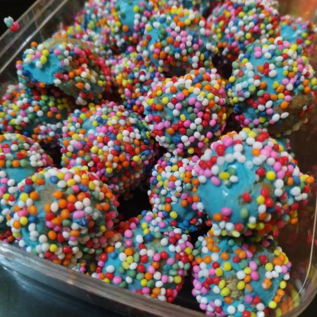 

Bola-bola coklat aneka rasa