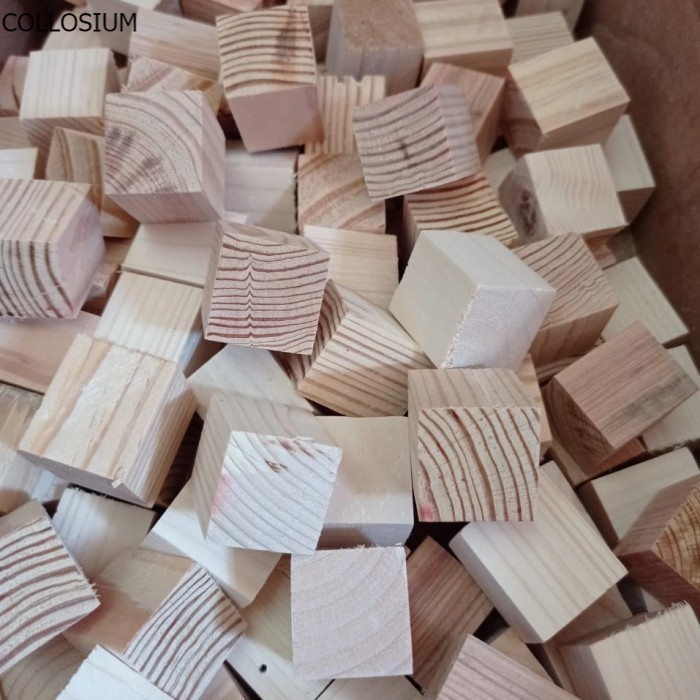 Dadu Kayu Kotak 3 x 3 x 3 cm isi 10 pcs Kayu pinus Jati Belanda Bisa Custom Ukuran Sesuai Kebutuhan
