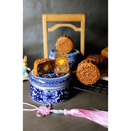 

Mooncake Individual/satuan berat 125gr (Tanpa Telur Asin)