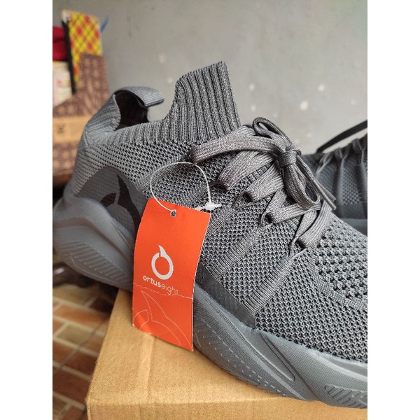 Sepatu Ortuseight Invaders Original