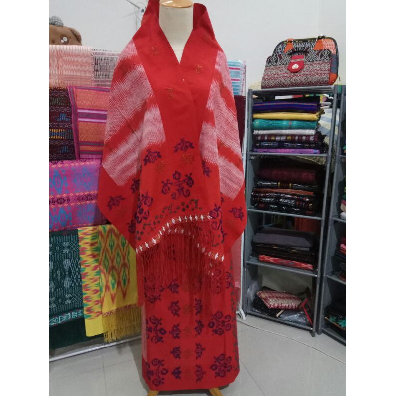Bintang Maratur Merah Songket Tarutung