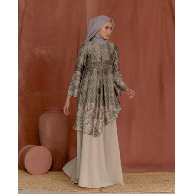 wearing klamby flores tunik