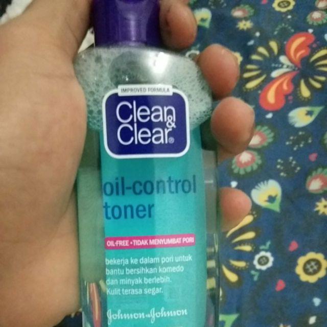 J&J Clean & Clear Oil Control Toner 100ml / Pembersih