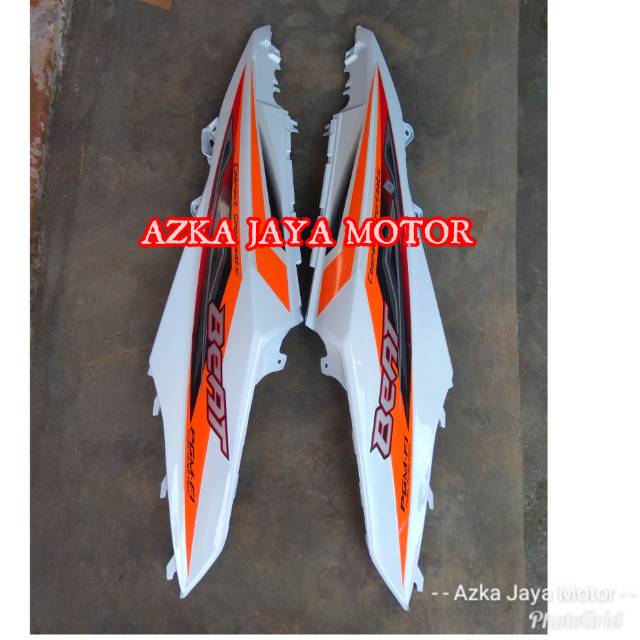 Body samping Honda Beat Fi warna putih striping orange tahun 2014