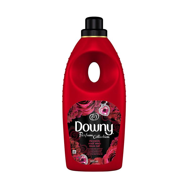 Downy Pewangi dan Pelembut Pakaian Konsentrat Passion Botol 900 ml
