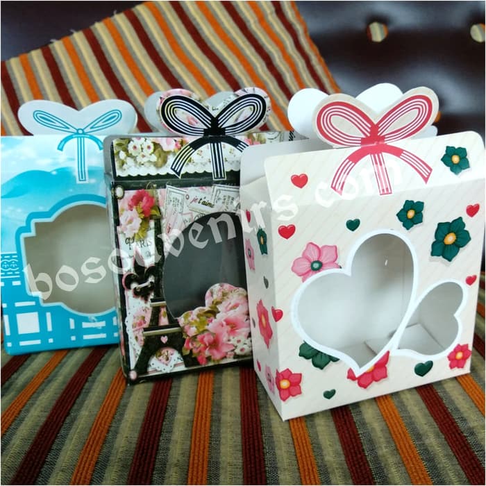 

sovenir sofenir suvenir Paket isi 50 box motif uk 10x10x4,5cm | box untuk kemasan souvenir