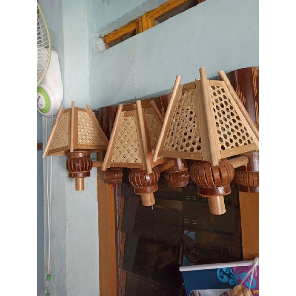 kap lampu dinding bambu