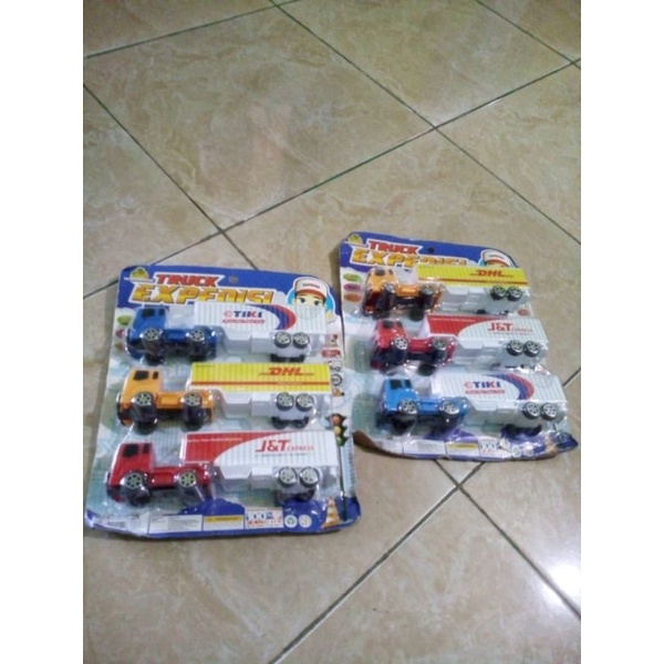 mobil truck expedisi/mobil JNE/JNT/DHL murah