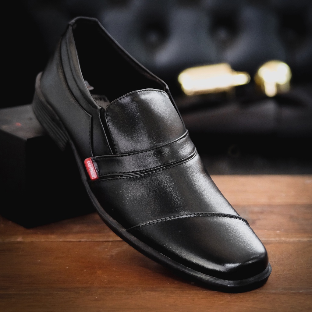 Sepatu Formal Pria Untuk Kerja Kantor Bahan Kulit Sintetis Harga Murah MODEL KICKERS KULIT 08 Berkua