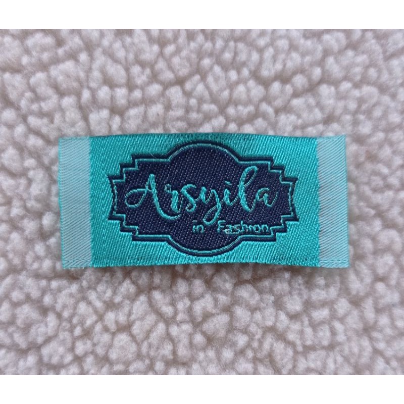 

Merk Label baju/Label baju custom/Label Baju Woven/Label Baju Bordir ukuran 2,5 x 6 cm 3warna