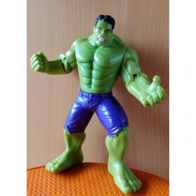 Action figure hulk
