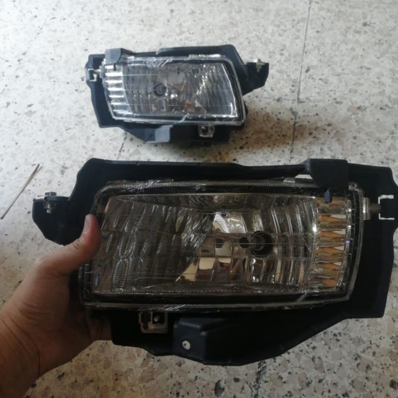 Fog lamp innova 2004 - 2008
