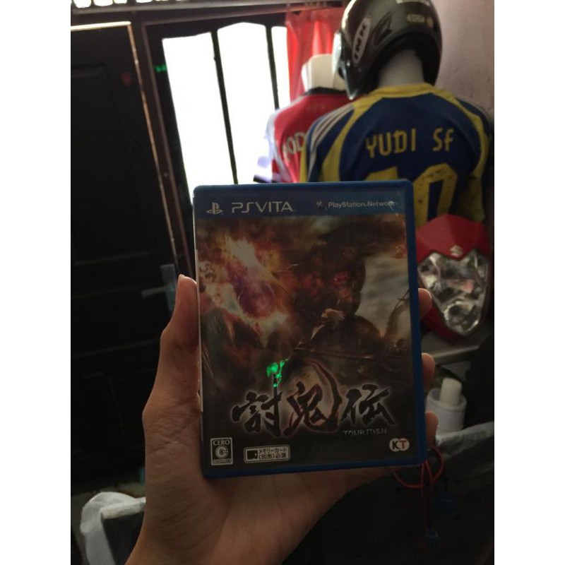 PS VITA toukiden - kaset ps vita bekas