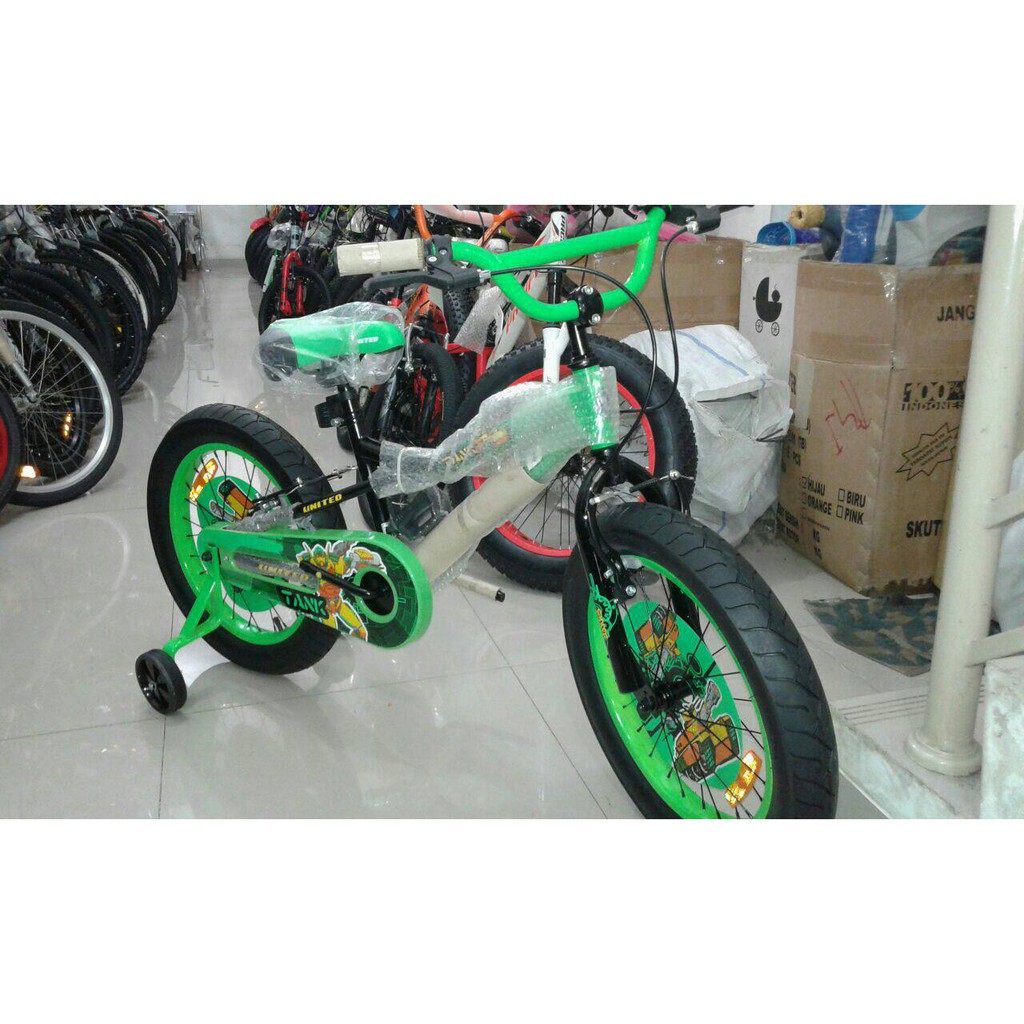 sepeda anak cowok 18 united tank