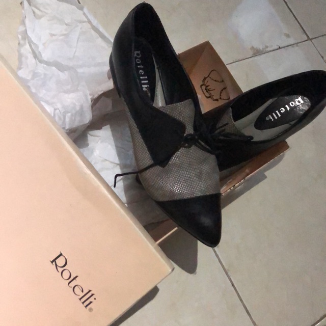 sepatu rotelli bebe hitam abu2