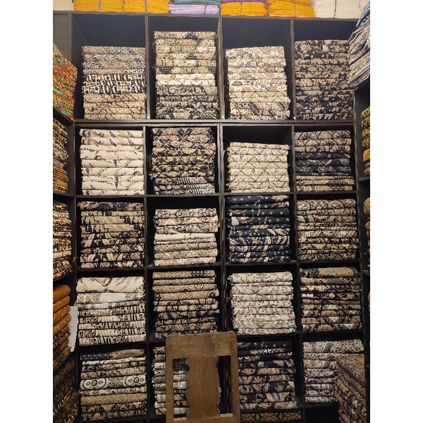 Kain Batik Lawasan Jarik Motif Soloan Handprint Alusan Bahan Bridesmaids Seragam