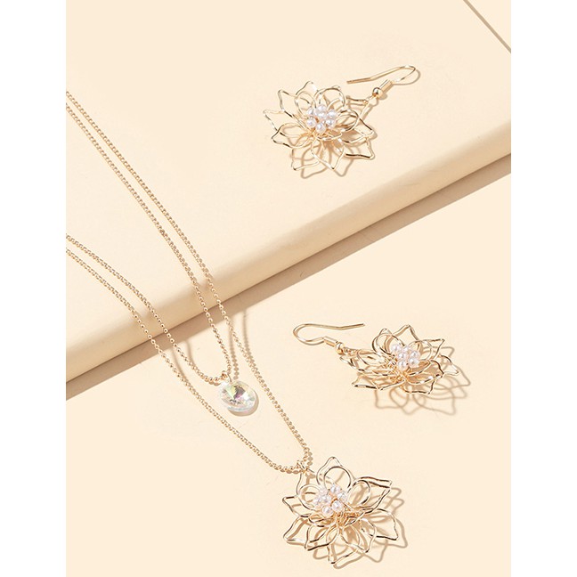 LRC Perhiasaan Set Fashion Gold Color Geometric Flower Diamond Pearl Necklace Earring Set P14850