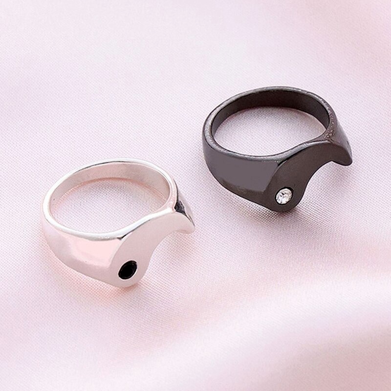1pc Cincin Jari Bahan Alloy Warna Hitam Silver Untuk Pasangan