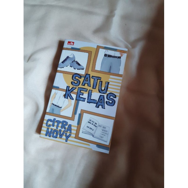 Novel  Satu Kelas karya Citra Novy (preloved)