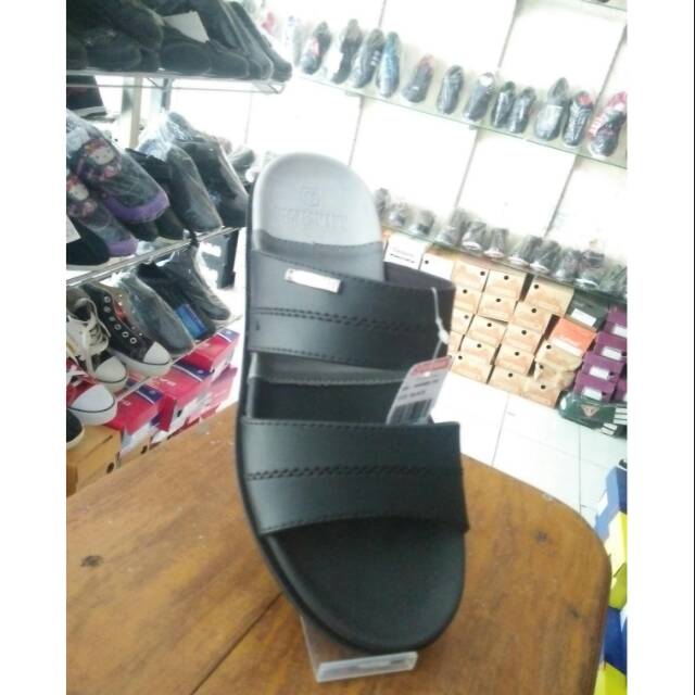 Sandal neckerman kansas 102 hitam
