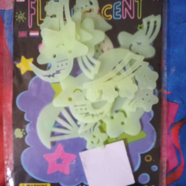 

Stiker glow in the dark new