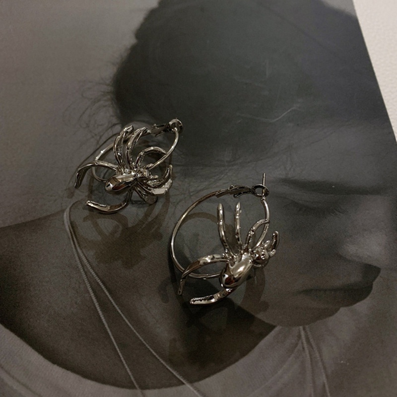 Anting Bentuk Laba-Laba Bahan Logam Alloy Gaya Harajuku Punk Untuk Wanita