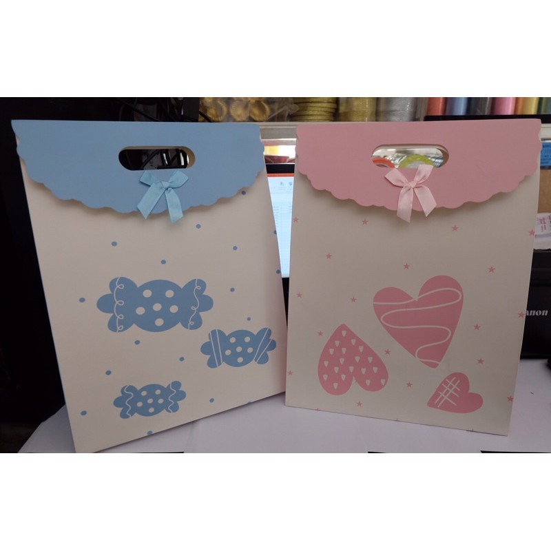 

paperbag kado tutup XL motif