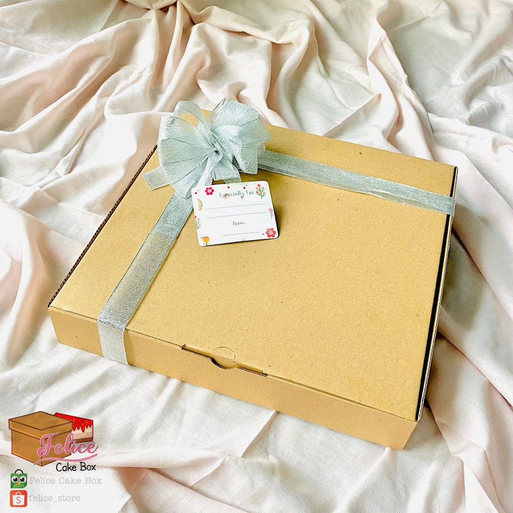 

Kode : BPB334 PAKET BOX PIZZA + PITA EMAS SILVER 1 INCH + POM BESAR + GIFT CARD / PAKET BOX HAMPERS / PAKET PACKAGING HAMPERS / PAKET LENGKAP GIFT BOX