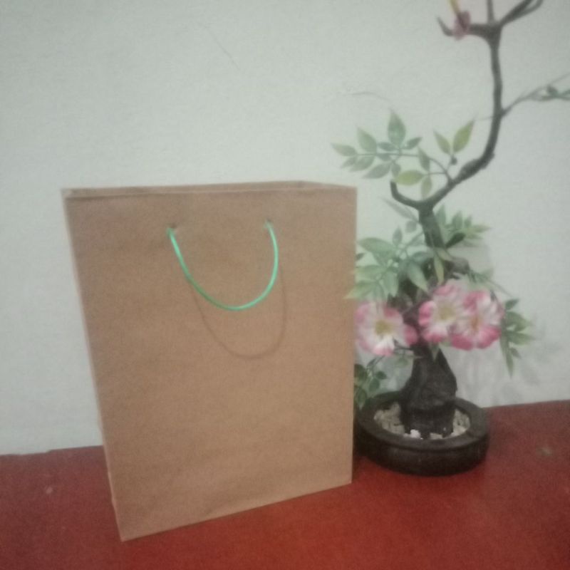 paperbag /tas kertas hitam 20x25