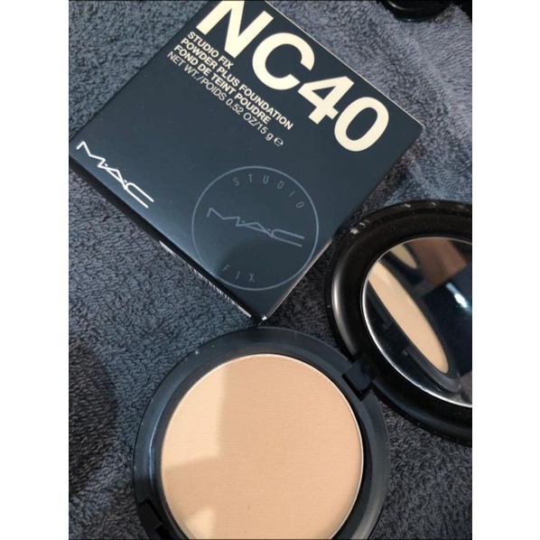 studio fix compect powder MAC NC30 , NC40