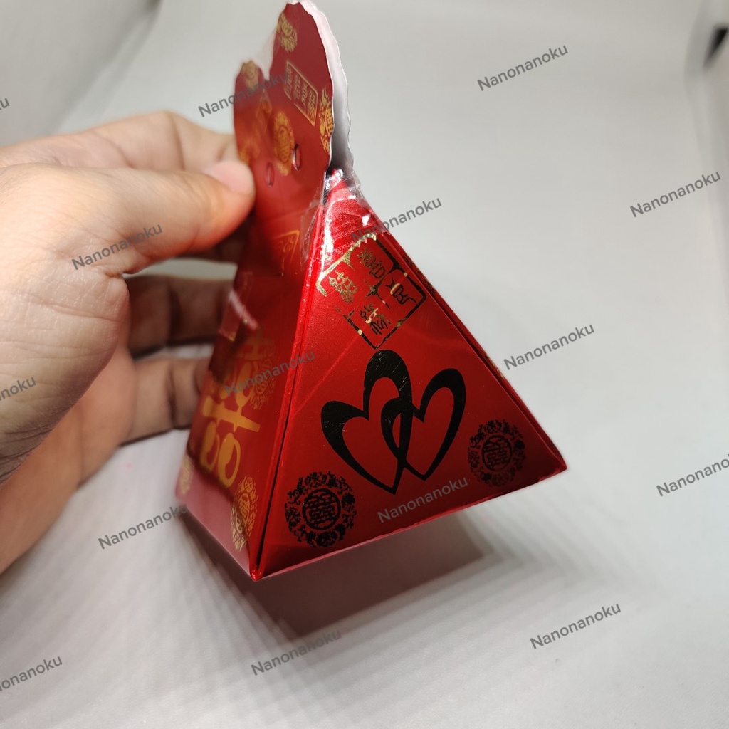 Kotak Permen Shuang Xi Segitiga MERAH Tempat Souvenir Mini