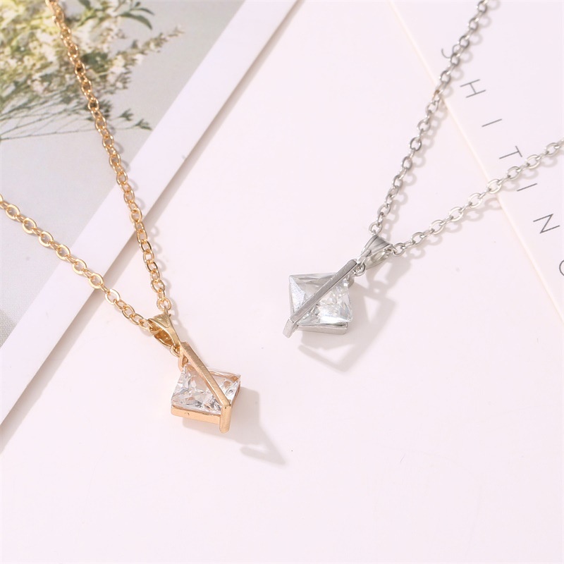 Fashion small fresh necklace cold wind square zircon necklace new clavicle chain ins wind niche jewelry