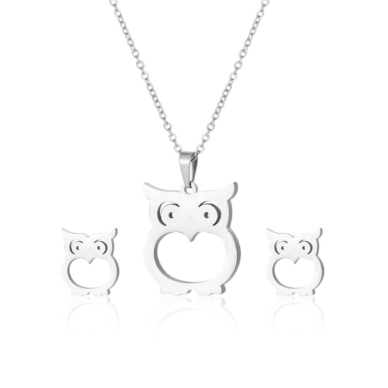 Eropa dan Amerika fashion kalung liontin set kepribadian burung hantu glossy stainless steel sweter