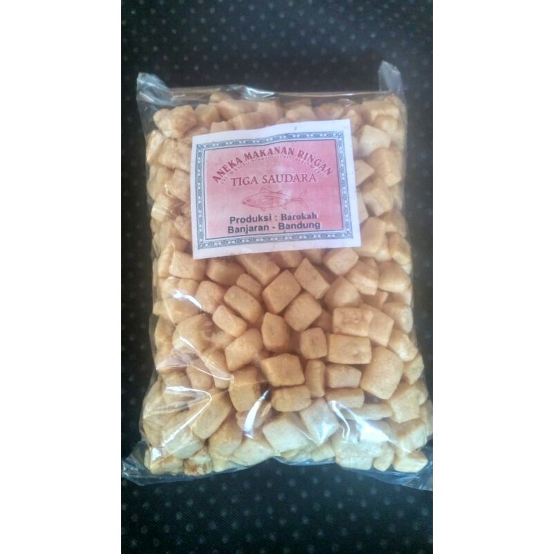 

krupuk kotak/tahu,rasa ikan ny mantul dan gurih