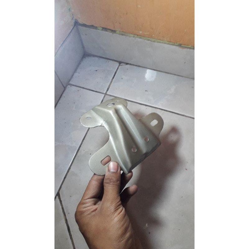 Dudukan lampu stop belakang pangkon lampu belakang v75 v80