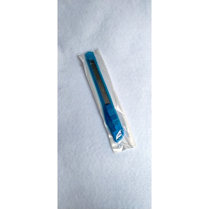 

Pisau Cutter Kecil /Cutter/Pemotong Kertas/Pisau Cutter Plastik Kecil