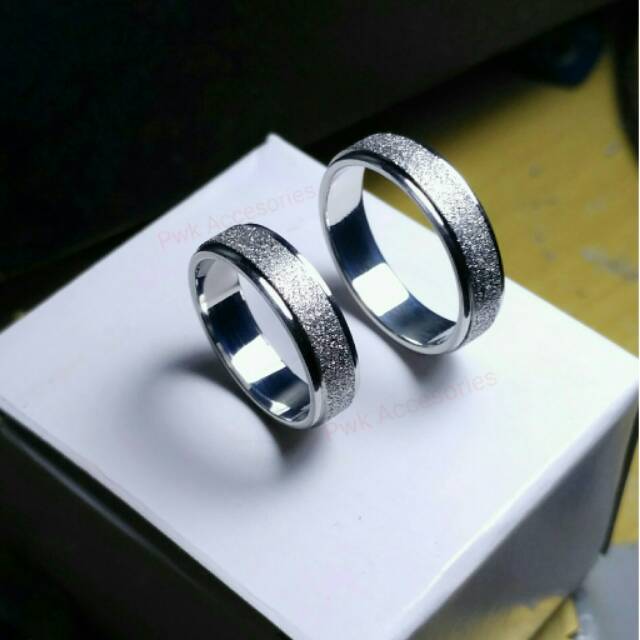  Cincin  couple  ukir nama stainless steel silver pasir 01 