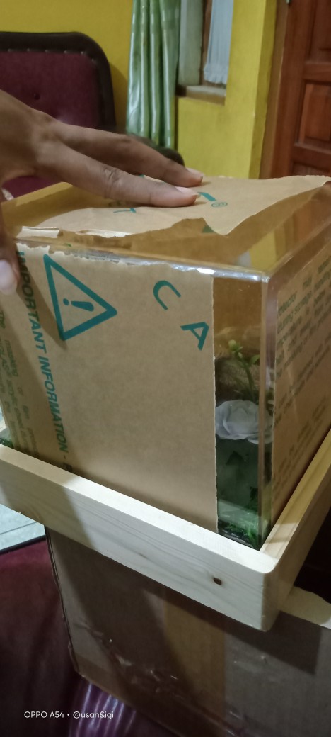 Tempat Perhiasan Akrilik